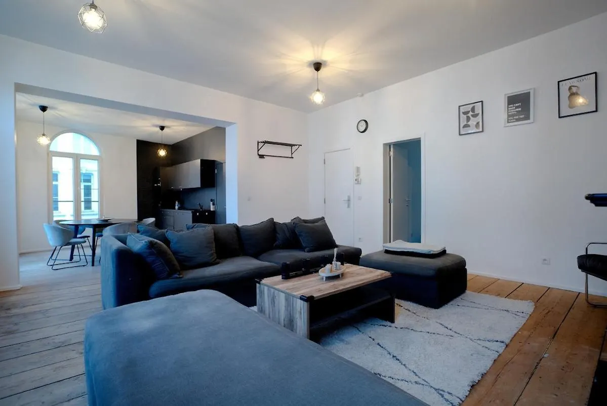 Contacten van 2Br Apartment Aa Location Antwerp